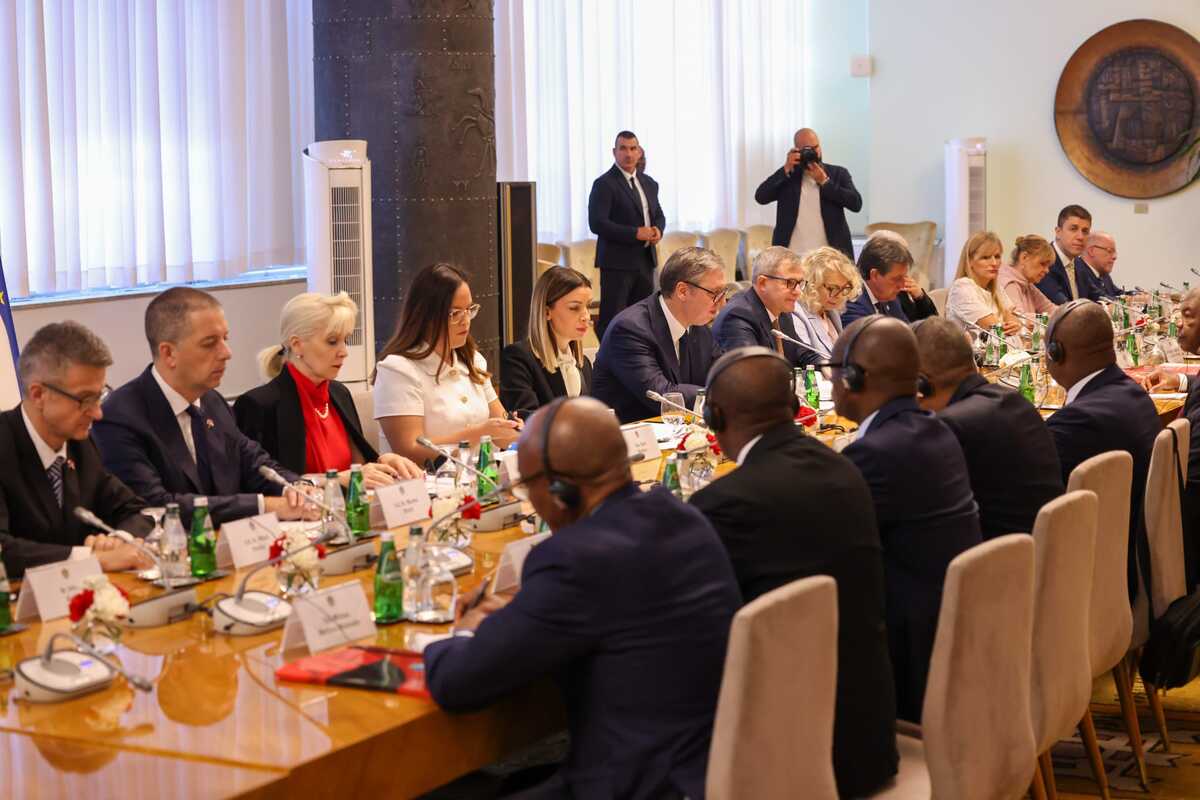 Aleksandar Vučić Angola  Žoao Manuel Gonsalves Lorens  (3).jpeg