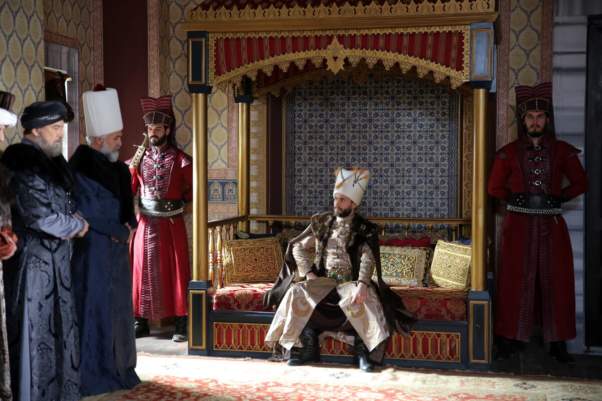 Ekin Koč kao sultan Ahmed I u seriji Sultanija Kosem