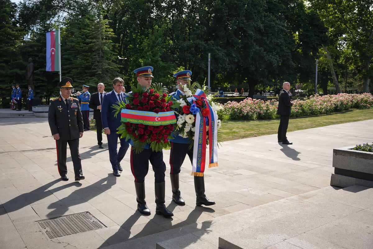 mod_mo_azerbejdzana_tasmajdan_venci_hm107224_26060_1781019516.jpg