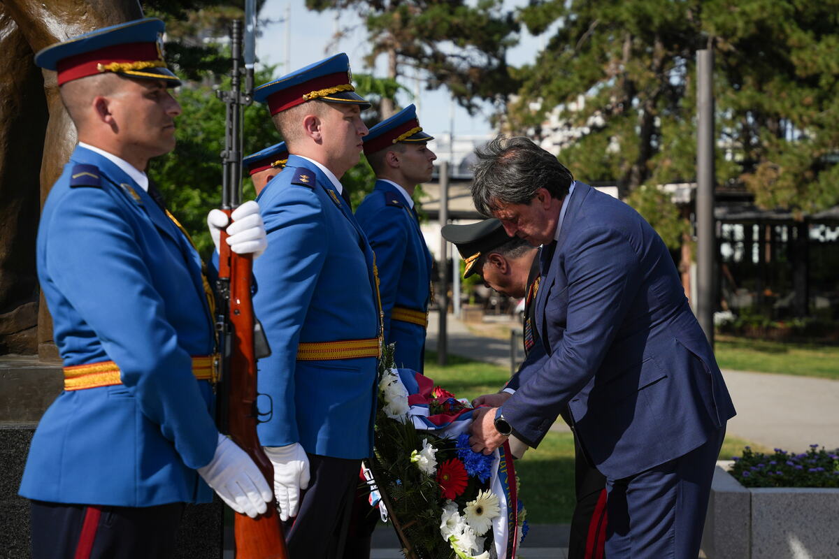 mod_mo_azerbejdzana_tasmajdan_venci_hm107242_260609_1781021236.jpg