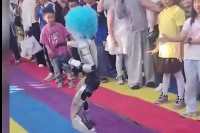 robot (1).jpg