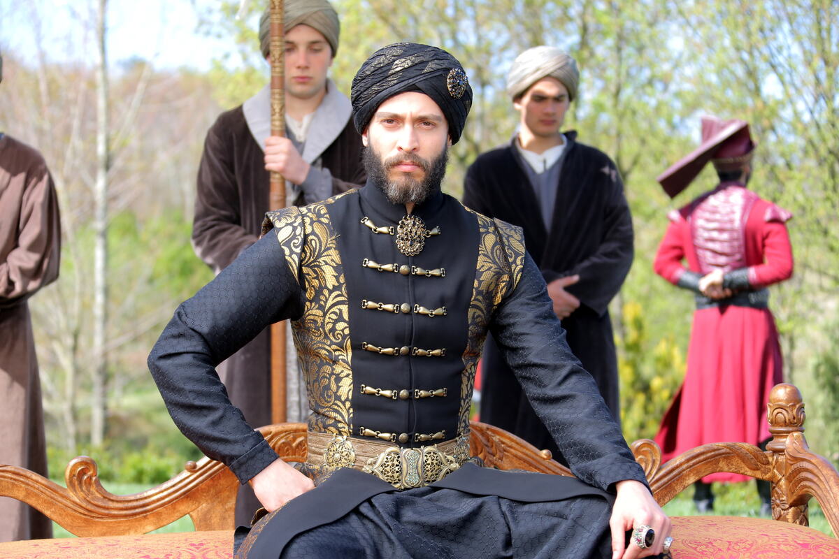 Ekin Koč kao sultan Ahmed I u seriji Sultanija Kosem