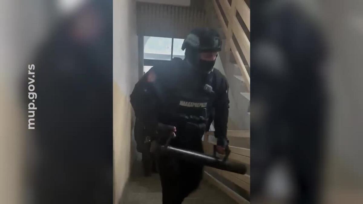 Pripadnici MUP-a uhapsili više osoba radi vršenja krivičnih dela i falsifikovanje isprave (1).jpeg