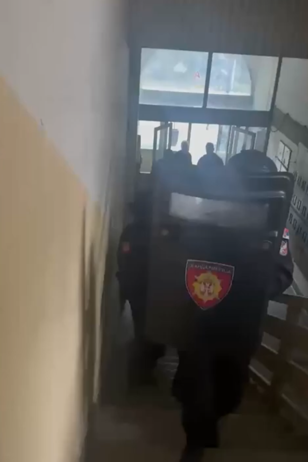 Pripadnici MUP-a uhapsili više osoba radi vršenja krivičnih dela i falsifikovanje isprave (2).png
