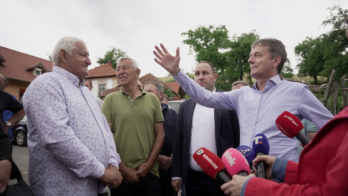 Glišić_u_poseti_porodici_Gerzić_u_Viči_Foto_RINA_7.JPG