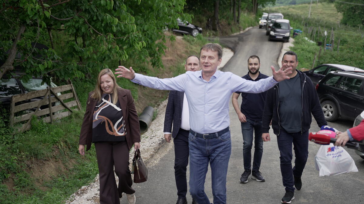 Glišić_u_poseti_porodici_Gerzić_u_Viči_Foto_RINA_5.JPG