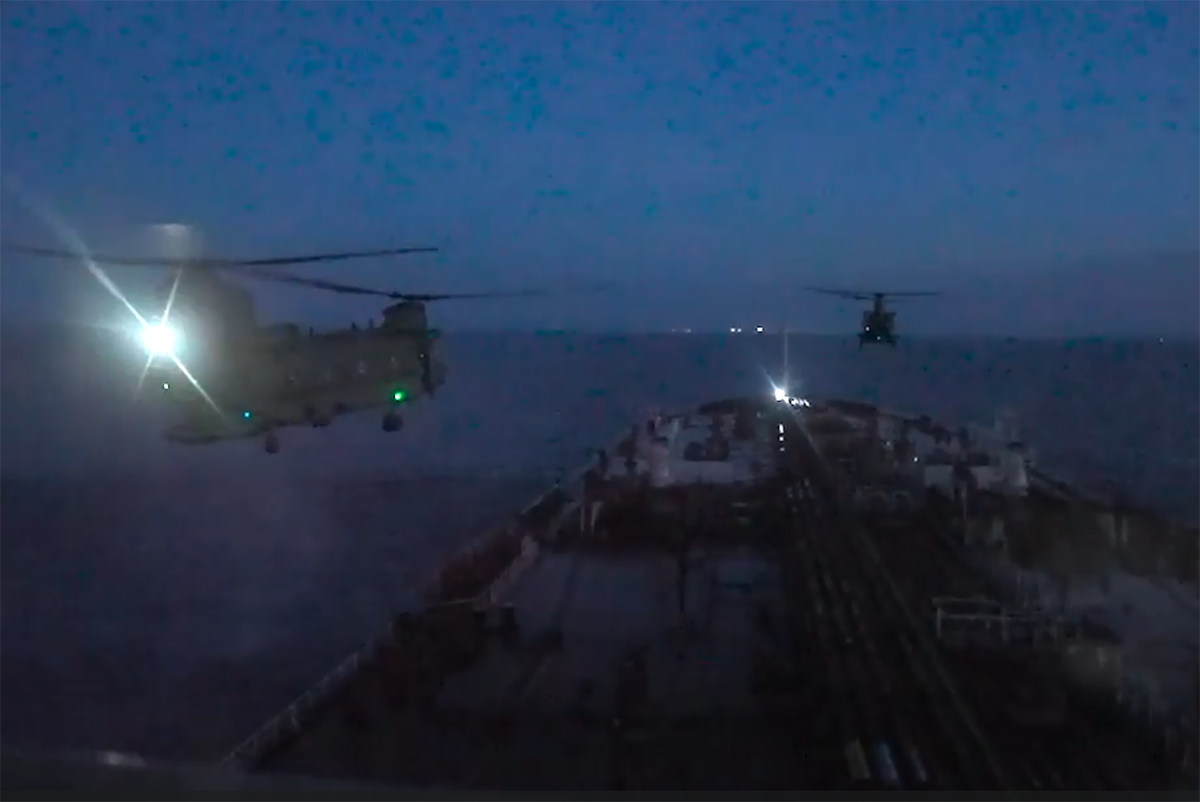 Komandosi birtanski marinaci  napali su ruski tanker (3).png