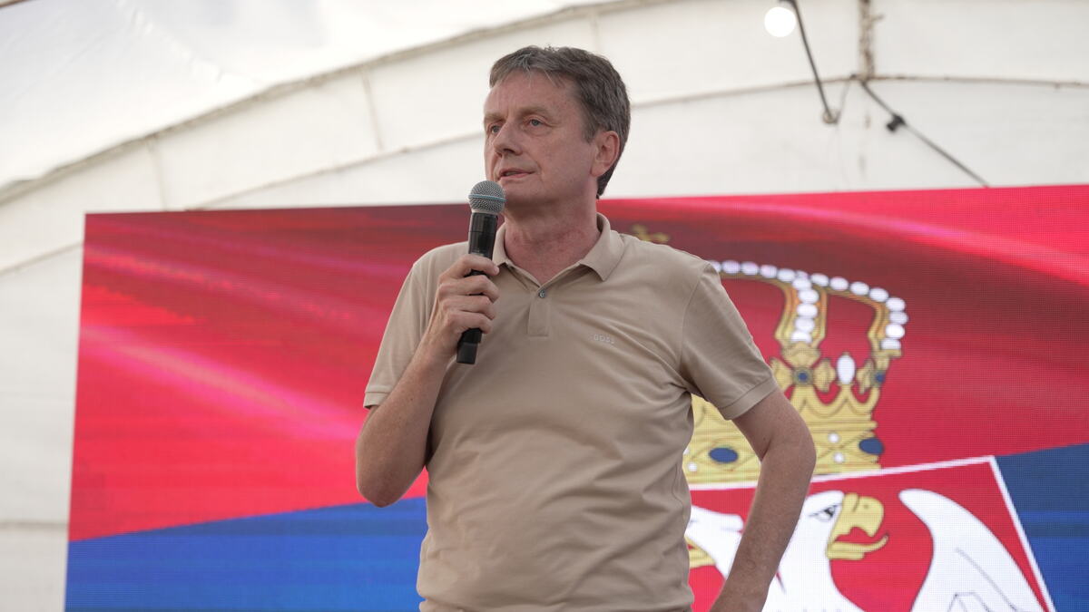 valjevo-darko-glisic-govor-skup-fotorina.jpg