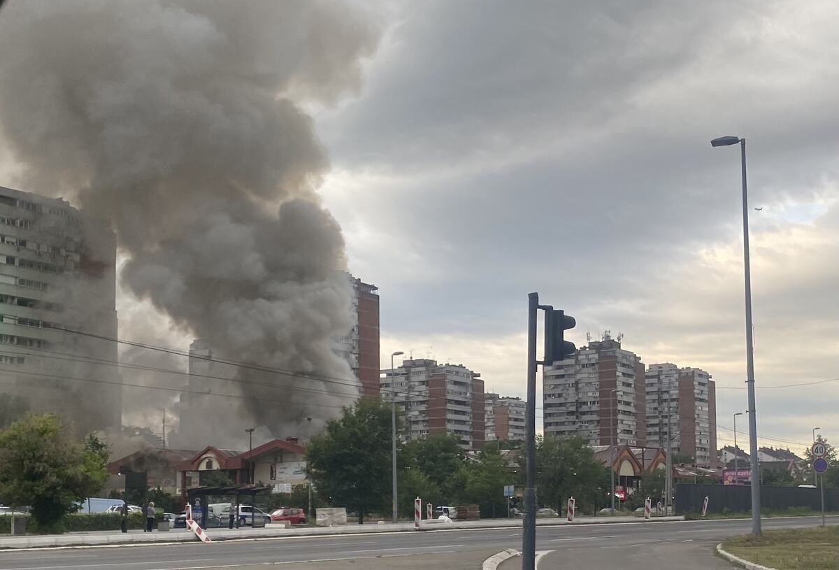 požar blok 45 TC Enjub (2).jpg