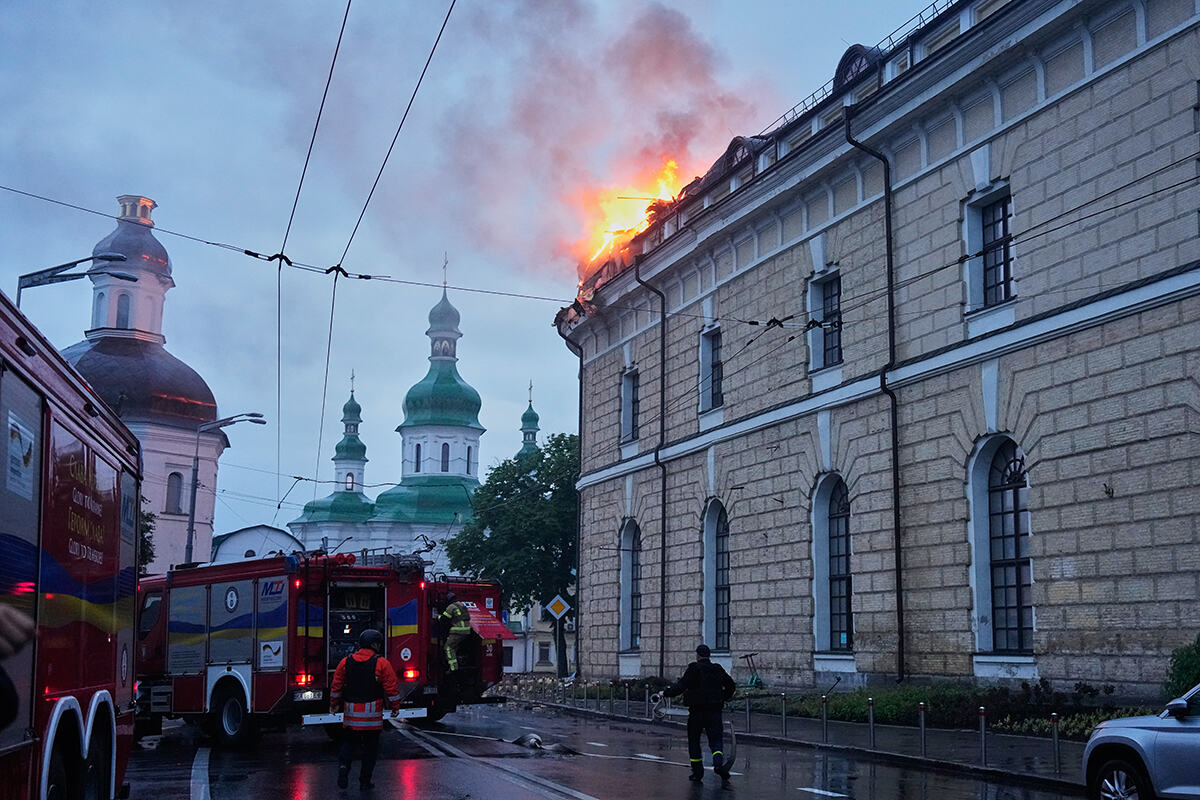 Kijev kijevsko-pečerska lavra zapaljena (12).jpg