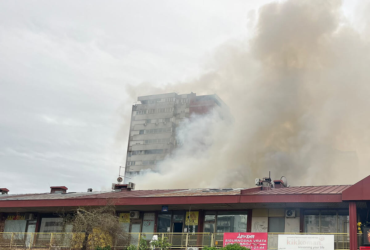 požar TC Enjub blok 45 78.jpg