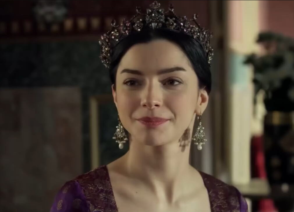 Merve Bolugur kao sultanija Nurbanu
