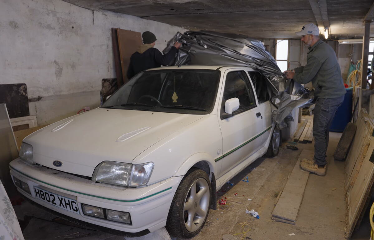 Ford Fiesta RS Turbo iz 1990. izvučena iz štale posle 25 godina (4).png