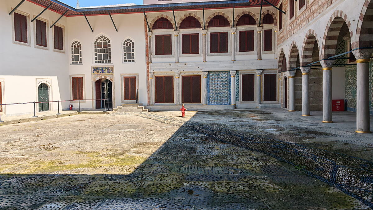 palata Topkapi - harem - dvorište kroz koje je prolazila majka sultanija