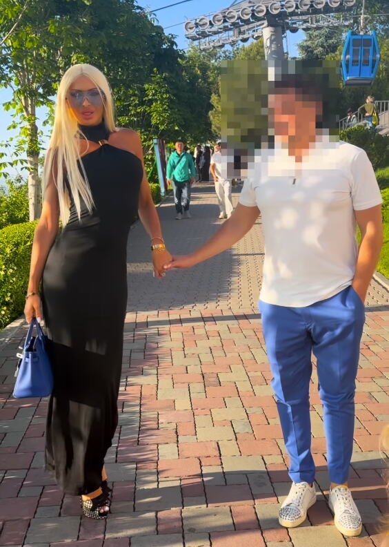 Milica Polskaja pokazala deku i slike pre operacija