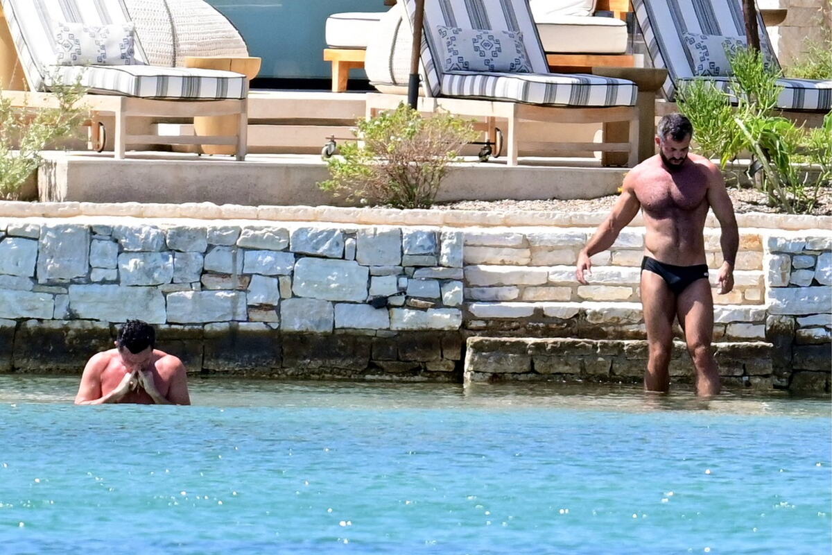Luk Evans, Mića Stevanović