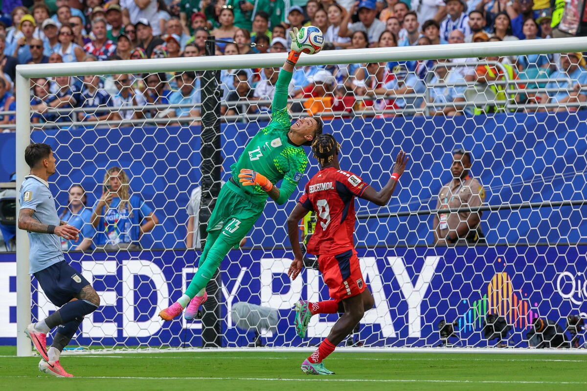 Fernando Muslera na meču Urugvaj - Zelenortska Ostrva
