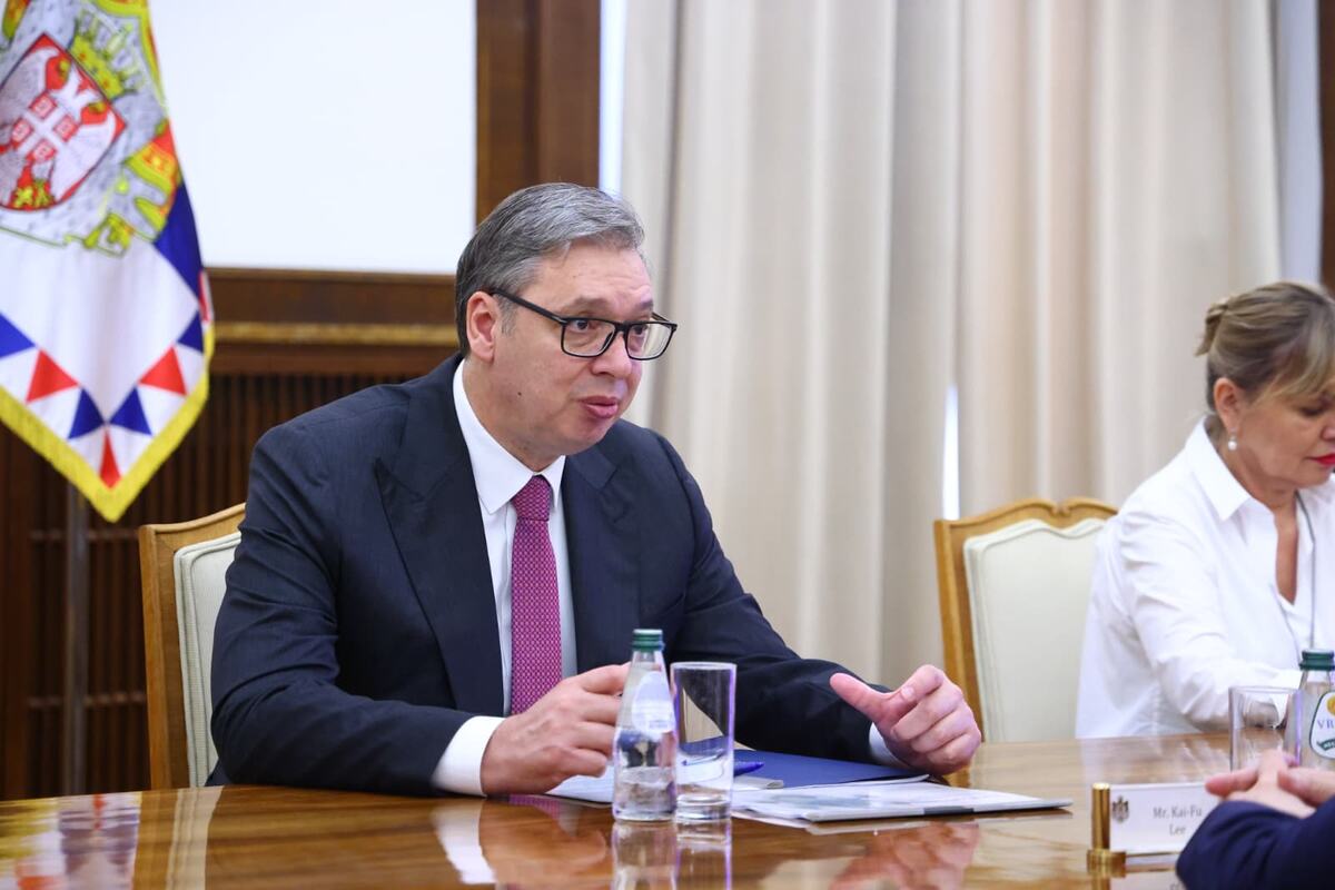 Aleksandar Vučić Kaj-Fu L (4).jpeg