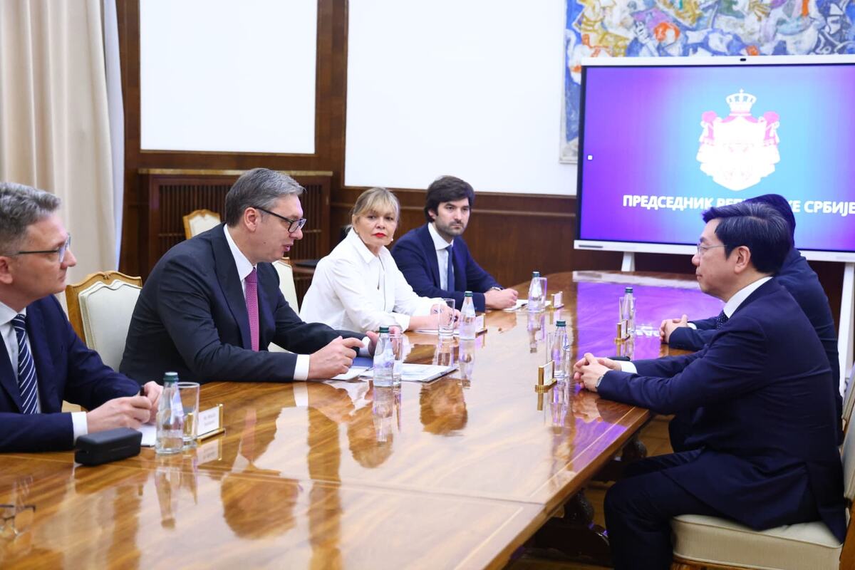 Aleksandar Vučić Kaj-Fu L (7).jpeg