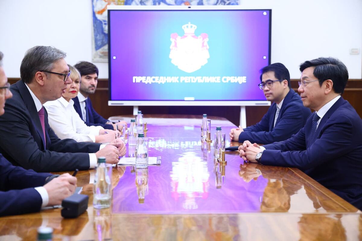 Aleksandar Vučić Kaj-Fu L (8).jpeg