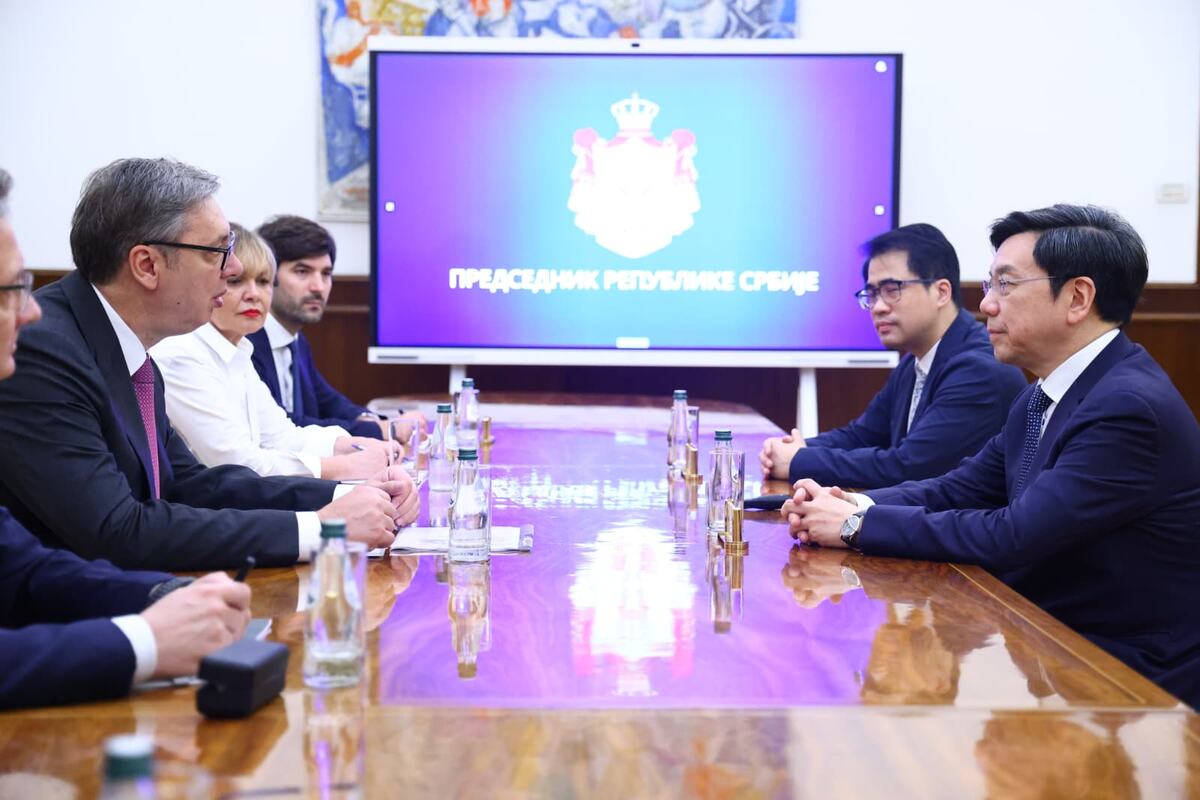 Aleksandar Vučić Kaj-Fu L (9).jpeg
