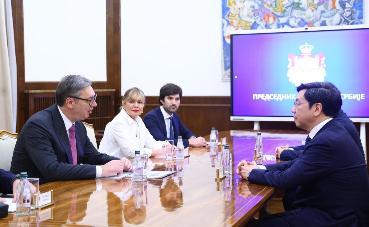 Aleksandar Vučić Kaj-Fu L (11).jpeg