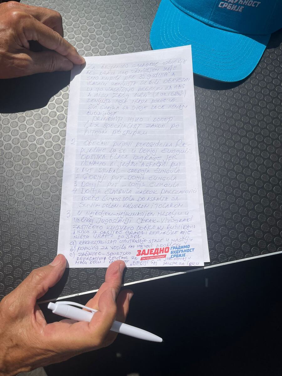 skup 27. juna Srbija jedna porodica Srbija pobeđuje (21).jpeg