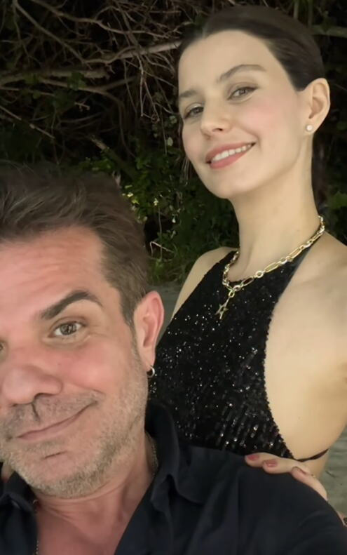 Beren Sat sa suprugom