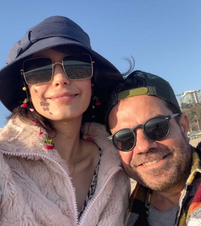 Beren Sat sa suprugom