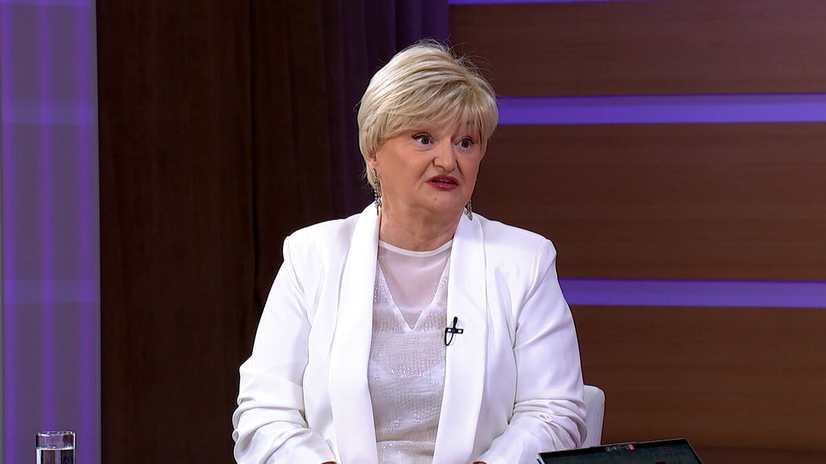 "ŽIVA SAM I OZDRAVIĆU, OSMEH JE MOJE ORUŽJE!": Potresna ispovest naše pevačice o borbi sa karcinomom koja slama srca: Mnogo puta noću mi suze same krenu