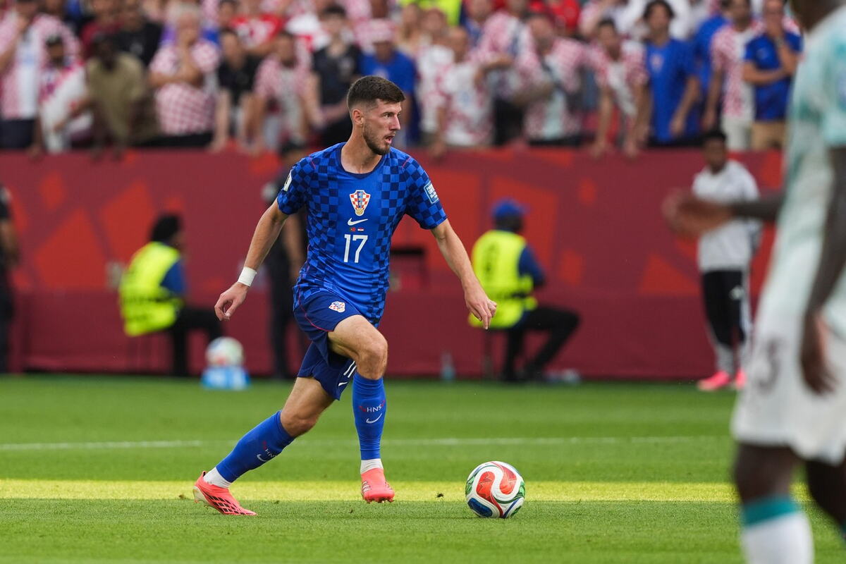 Petar Sučić na meču Portugal - Hrvatska