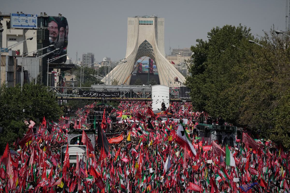 Ali Khamenei01 AP Vahid Salemi.jpg