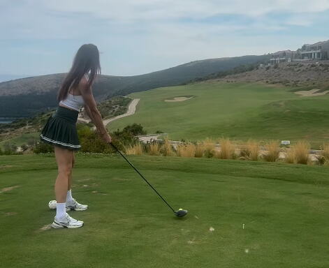 Marija Karan igra golf