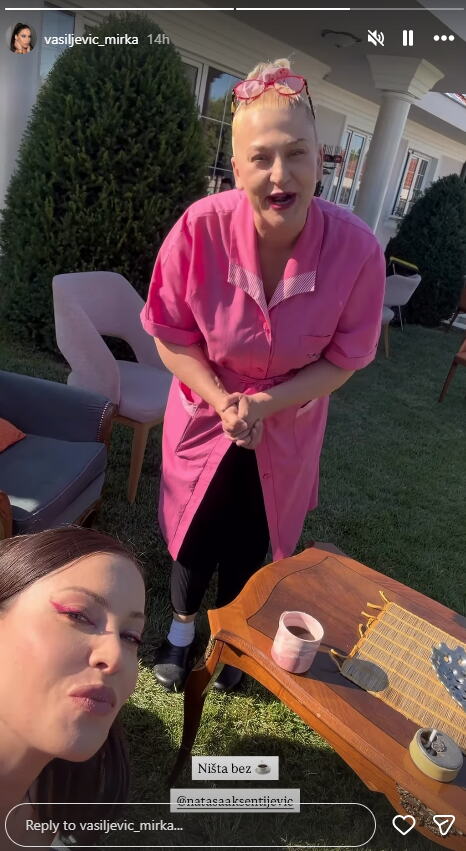 Nataša Aksentijević i Mirka Vasiljević na pauzi snimanja serije