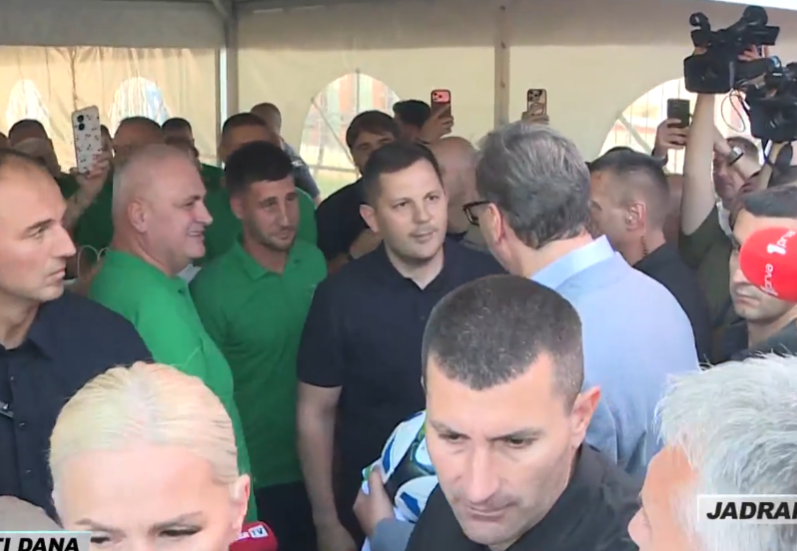 Jadranska Lešnica, Loznica Aleksandar Vučić, porodica Todorović