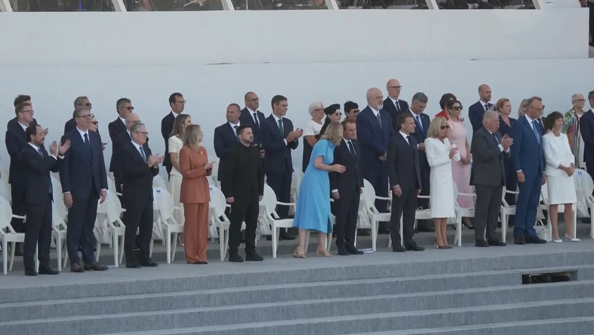 Francuska Pariz Dan pada Bastilje vojna parada Aleksandar Vučić