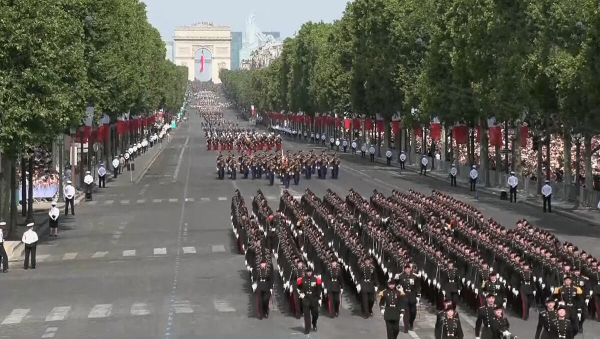 Francuska Pariz Dan pada Bastilje vojna parada