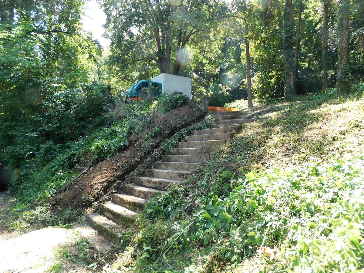BANJA KOVILJAČA - Očišćeno drugo stepenište.JPG