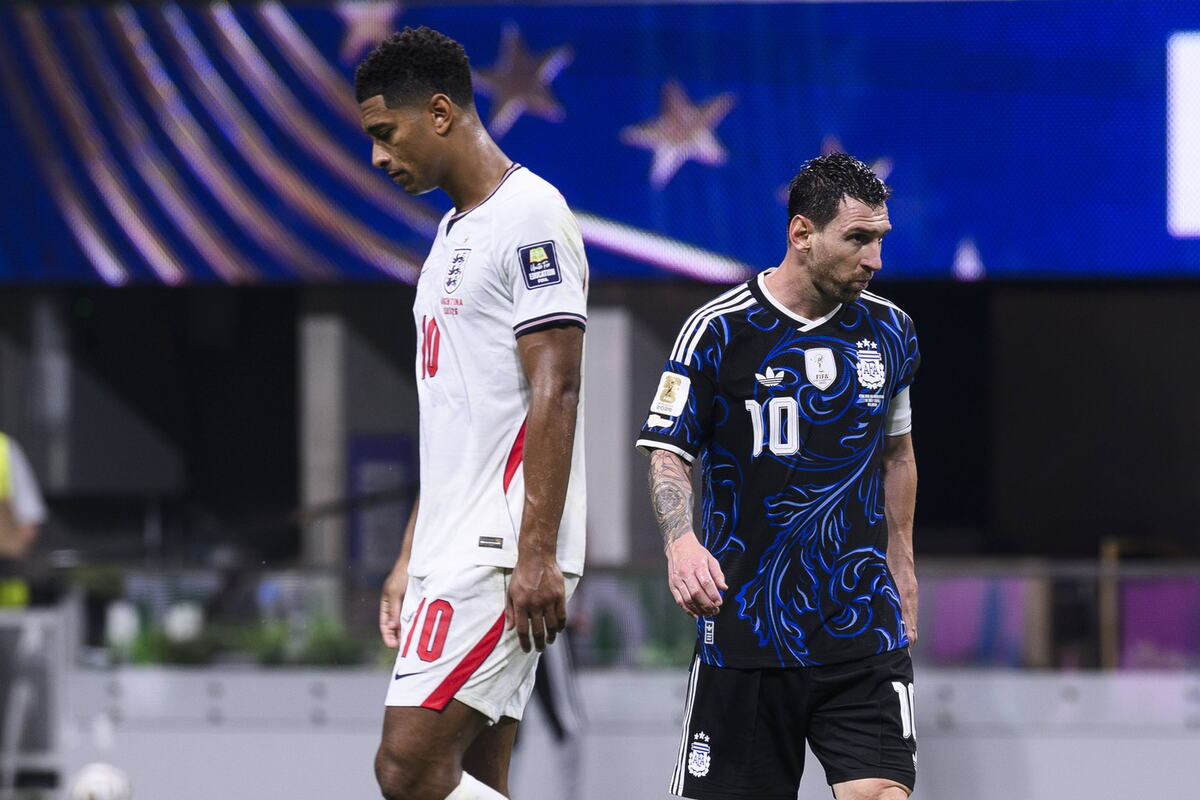 Džud Belingem i Lionel Mesi na meču Engleska - Argentina