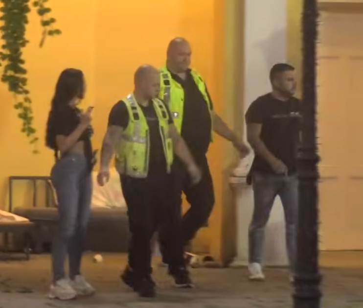 LJUBAVNA DRAMA TRESE ŠIMANOVCE Maja priredila ljubomornu scenu zbog Aneli, obezbeđenje moralo da reaguje: Asmin nije mogao da se izvuče (FOTO, VIDEO)