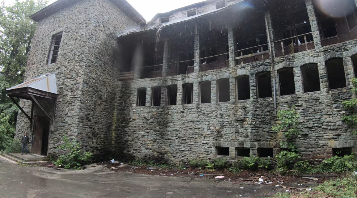 Vila Izvor 12.png