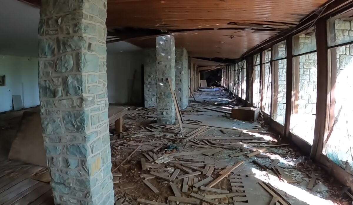 Vila Izvor 03.png