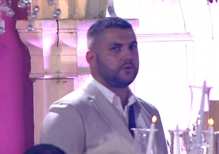 ASMIN RAZOTKRIO DA LI JE STANIJA BILA SA TAKIJEM Starleta kipti od besa, a Maja likuje: Došlo je vreme... (FOTO)