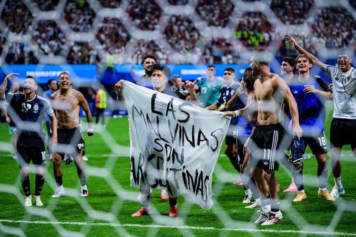 Fudbaleri Argentine sa spornom zastavom