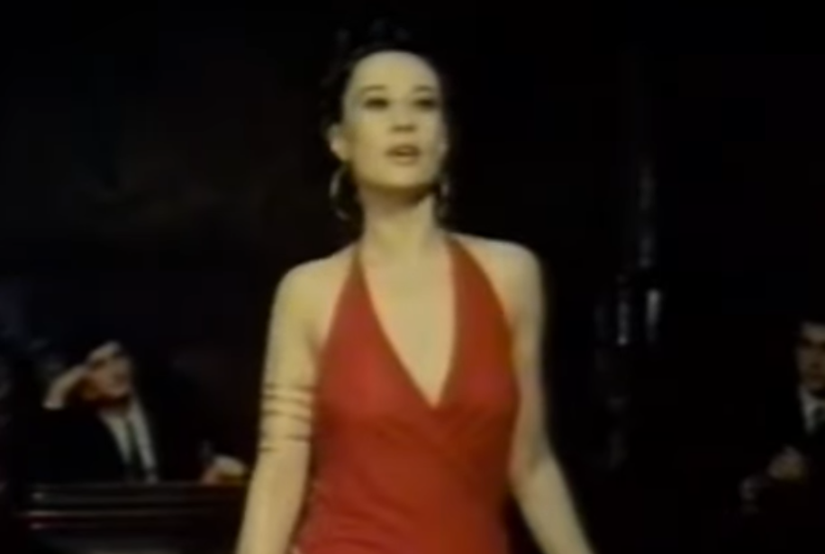 Olivera Katarina u filmu „Poslednji obračun“ iz 1968. godine peva numeru Enija Morikonea (5).PNG
