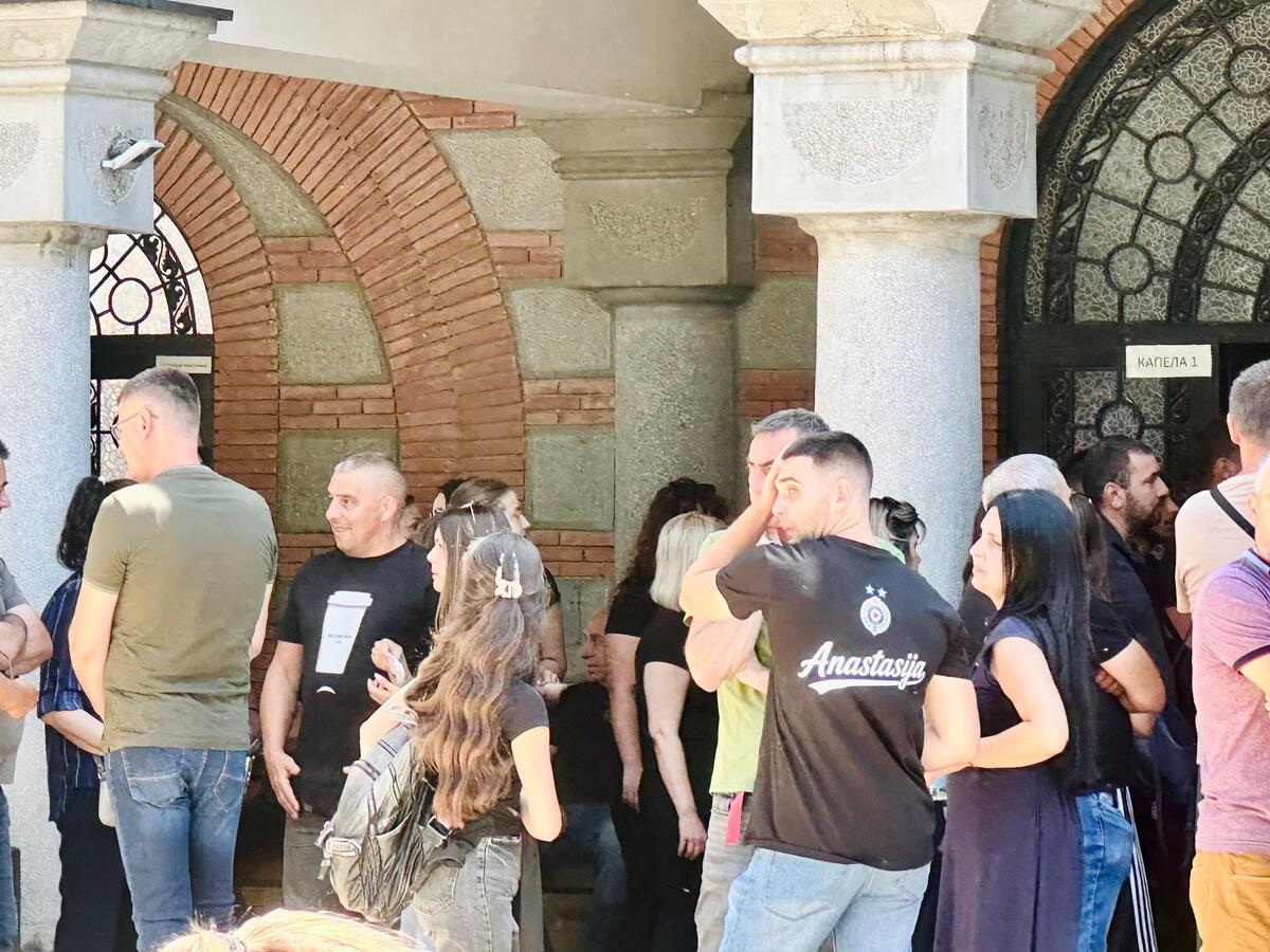 sahrana ćerke Nevene Hot