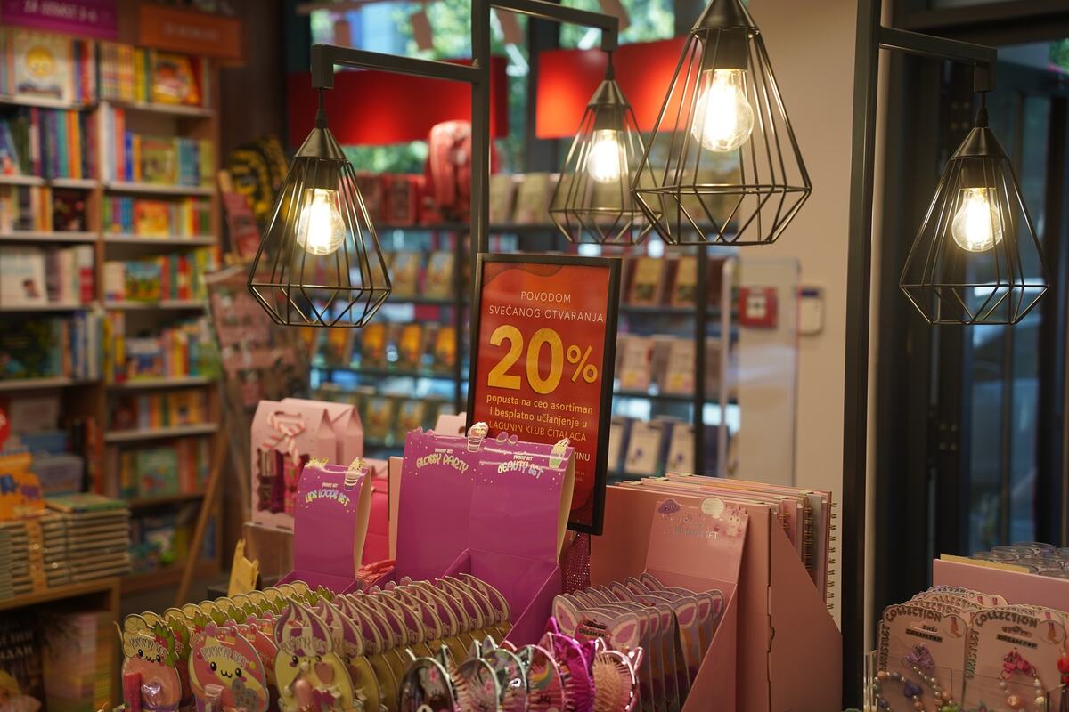 Promocija knjige "Roditelji kućnih ljubimaca" autorke Milice Vučković u novoj Laguninoj knjižari