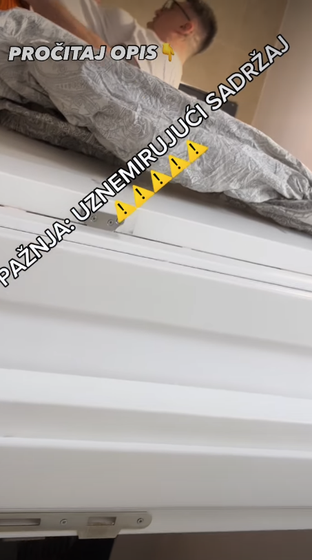 UZNEMIRUJUĆE! JEZIVE SCENE IZ KUPATILA: Kristina objavila snimak na kom Kristijan muči psa - njeno objašnjenje ledi krv u žilama! (FOTO)