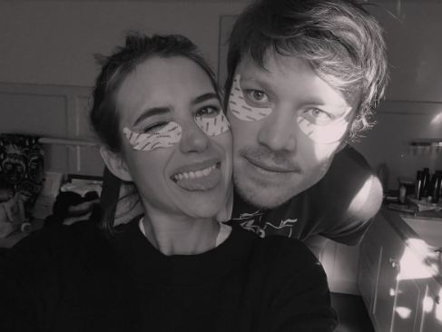 Ema Roberts, Kodi Džon