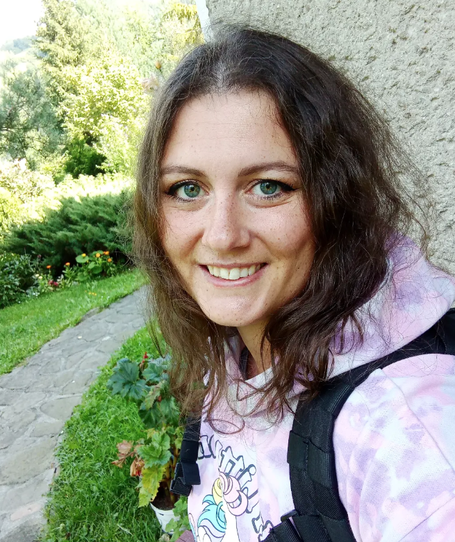 Olivija Dabrovska, devojčica u crvenom kaputu iz filma "Šindlerova lista"